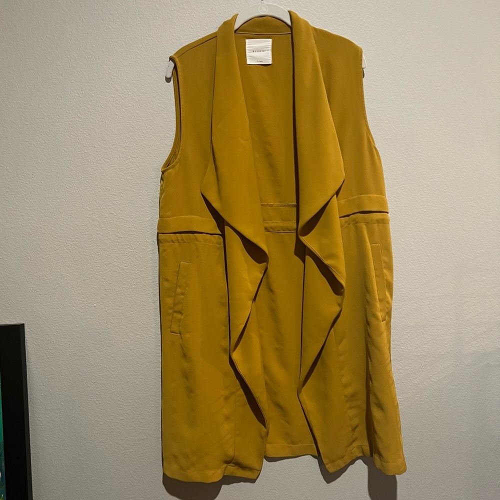 Eloise Vest